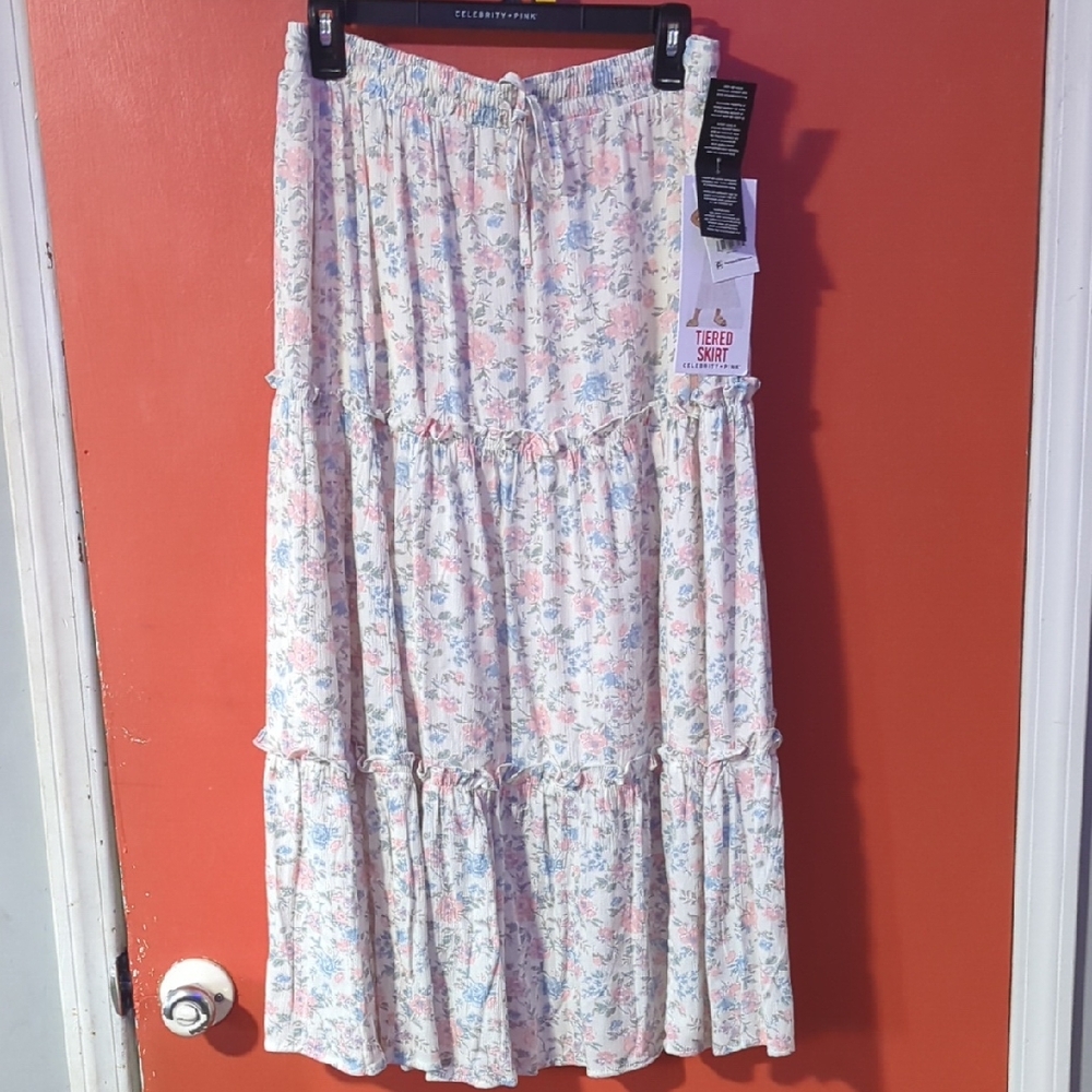 Celebrity Pink Size Large Brand New With Tags Ruffle Tiered Skirt